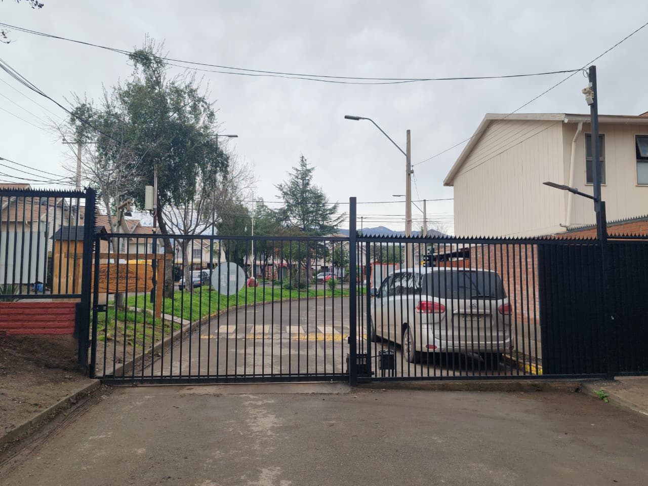 Portón de entrada de la Villa